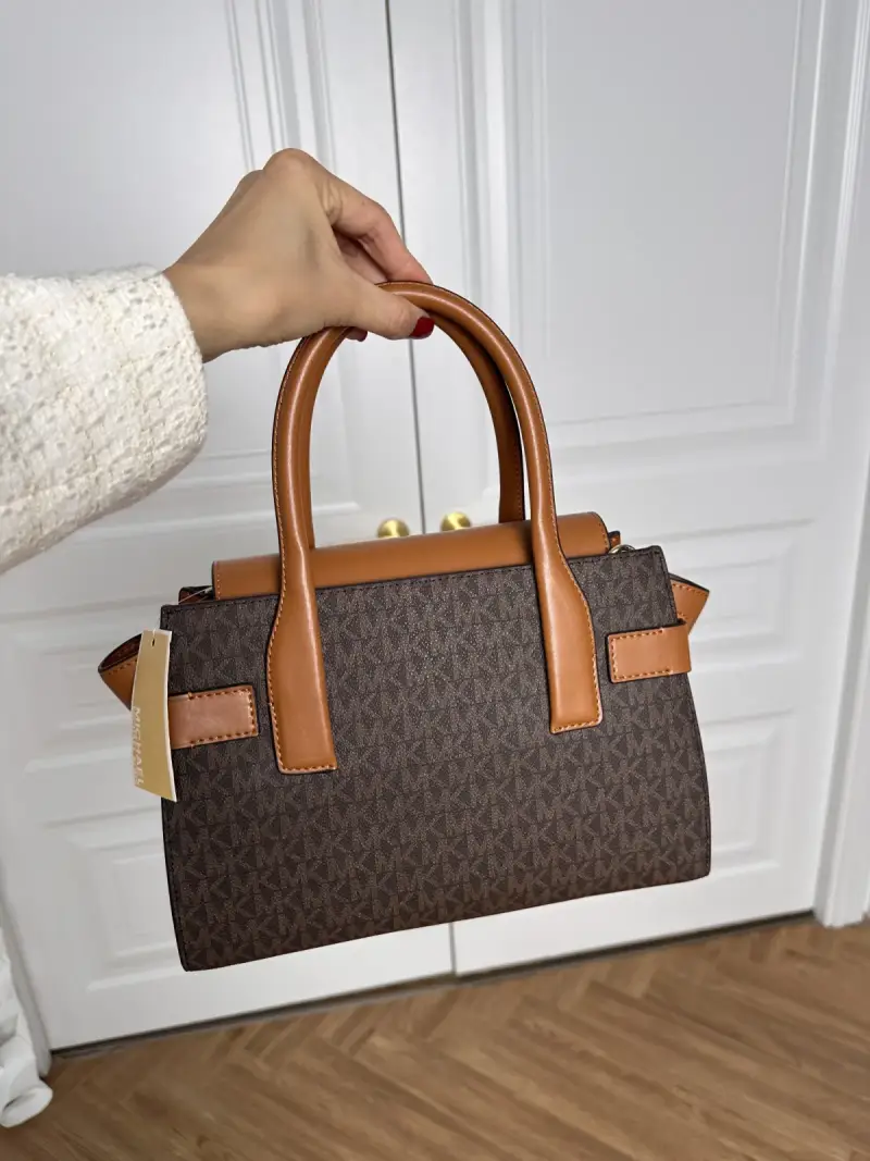 Сумка Michael Kors Carmen